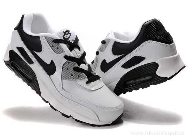 nike air maxes (2)